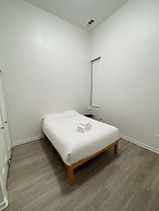 Cozy and Modern Stay in the Heart of C