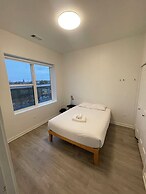 Cozy and Modern Stay in the Heart of C