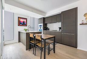 Chic Urban Stylish Condo in Downtown V