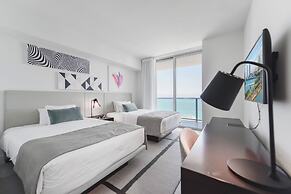 40th-Floor Gem Top Views & Amenities