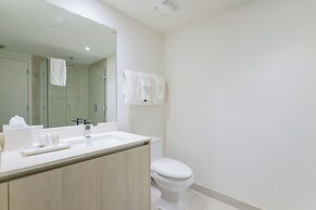 40th-Floor Gem Top Views & Amenities