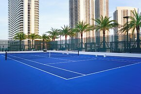 40th-Floor Gem Top Views & Amenities