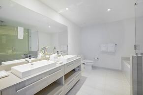 40th-Floor Gem Top Views & Amenities