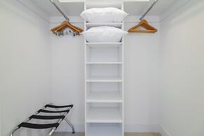 40th-Floor Gem Top Views & Amenities