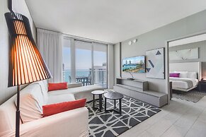 40th-Floor Gem Top Views & Amenities