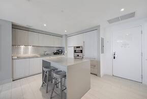 40th-Floor Gem Top Views & Amenities