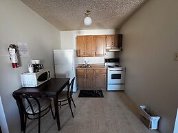 Zero-100 Motor Inn