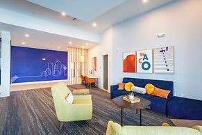 Holiday Inn Express And Suites Waco Downtown by IHG