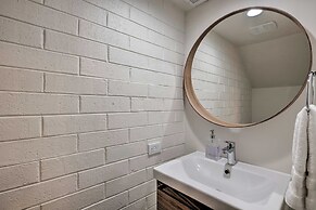 Parkside Loft by Avantstay Walk to Ski Lifts Town Pool Hot Tub Access