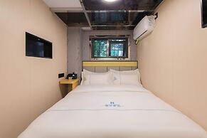 DequanHotel ShifoyingSubwayStationBranch