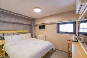 DequanHotel ShifoyingSubwayStationBranch