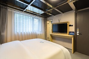 DequanHotel ShifoyingSubwayStationBranch