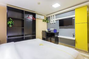 Dequan Hotel High-speed RailStation Stor