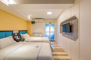 Dequan Hotel High-speed RailStation Stor