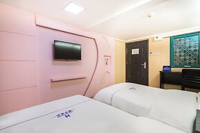 Dequan Hotel High-speed RailStation Stor