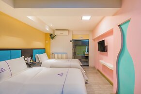 Dequan Hotel High-speed RailStation Stor