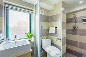 Dequan Hotel High-speed RailStation Stor