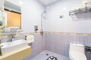 Dequan HoteTempleofHeaven EastGateBranch