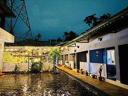 The Gulmohar Inn