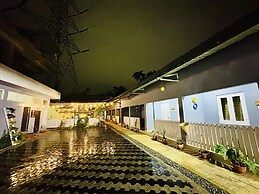 The Gulmohar Inn