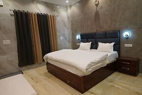 Hotel Paradise - Chandigarh