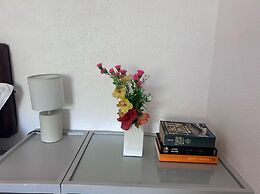 Moonlight Breeze Inn