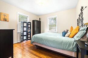 Charming Seminole Heights Getaway