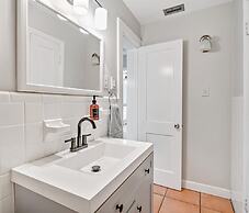 Downtown Sarasota 2BR Cottage