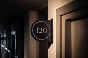 Hotel De Zeevaartschool