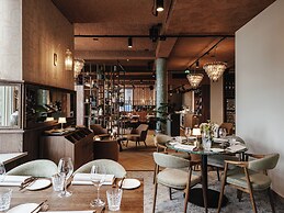 Hotel De Zeevaartschool