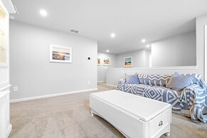 Waterview Luxury Retreat for 12!