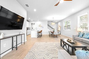 Waterview Luxury Retreat for 12!