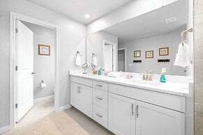 Waterview Luxury Retreat for 12!