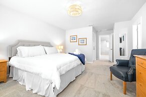 Waterview Luxury Retreat for 12!