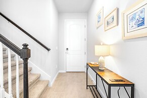 Waterview Luxury Retreat for 12!