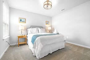 Waterview Luxury Retreat for 12!