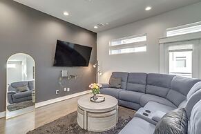 Close to Restaurants: Houston Haven w/ Balcony!