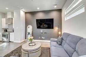 Close to Restaurants: Houston Haven w/ Balcony!