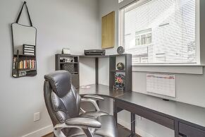 Close to Restaurants: Houston Haven w/ Balcony!