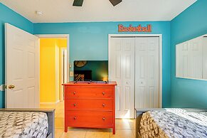 9 Mi to Walt Disney World: Family Home w/ Pool!