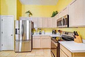 9 Mi to Walt Disney World: Family Home w/ Pool!