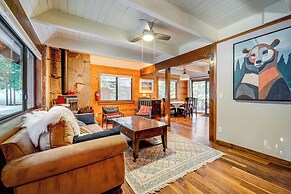 3 Mi to Skiing: Retreat w/ Deck in Tahoe Donner!