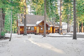 3 Mi to Skiing: Retreat w/ Deck in Tahoe Donner!
