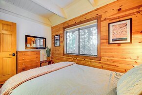 3 Mi to Skiing: Retreat w/ Deck in Tahoe Donner!