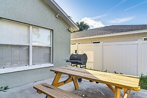 3 Mi to Clearwater Beach: Home w/ Patio & Grill!