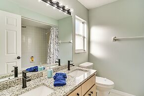 3 Mi to Clearwater Beach: Home w/ Patio & Grill!