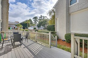 3 Mi to St Simons Beach: Gem w/ Pool Access & Deck