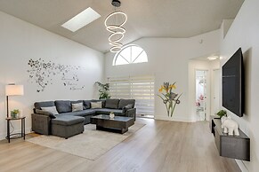 6 Mi to Disney World: Home w/ Large Yard!