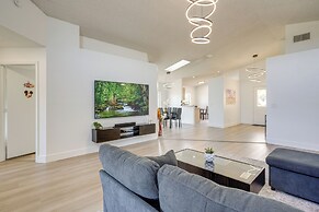 6 Mi to Disney World: Home w/ Large Yard!