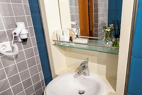 Reva Miami Hotel Restaurant SPA